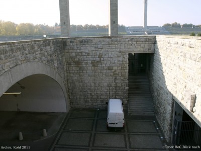 Tunnelanlage mit offenen Höfen