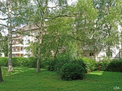 Vorgärten, Gartenhof und Pergolen mit Treppenanlagen der Wohnanlage Orber Straße