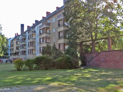 Vorgärten, Gartenhof und Pergolen mit Treppenanlagen der Wohnanlage Orber Straße