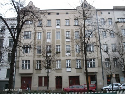 Mietshaus, Laden  Klausenerplatz 3