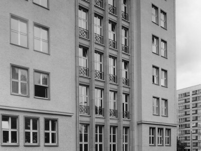 Verwaltungsgebäude  Otto-Braun-Straße 90 Georgenkirchstraße 2