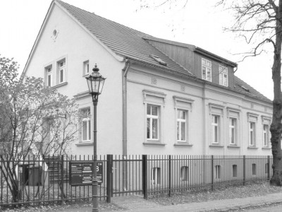 Wohnhaus, Stall, Mauer  Dorfstraße 8
