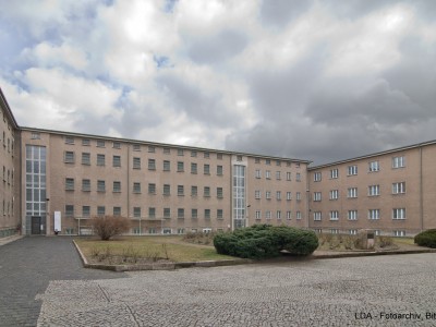 Fabrikgebäude, Gefängnis  Genslerstraße 66 Lichtenauer Straße 