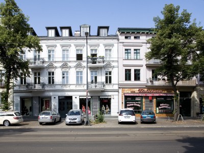Wohn- und Geschäftshaus  Bölschestraße 97