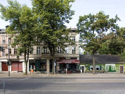 Wohn- und Geschäftshaus  Bölschestraße 105