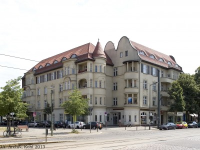 Wohn- und Geschäftshaus  Bölschestraße 27, 28