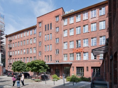 Wohnhaus, Lagergebäude, Fabrik  Köpenicker Straße 9