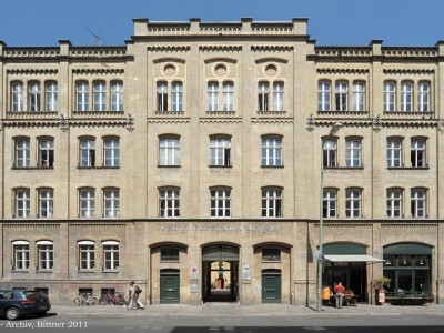 Mietshaus, Geschäftshaus, Gewerbehof  Oranienstraße 24