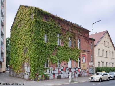 Beamtenwohnhaus, Lagergebäude  Gitschiner Straße 48, 49 Böcklerstraße 1