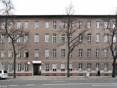 Wohnhaus, Kloster, Schule  Axel-Springer-Straße 39