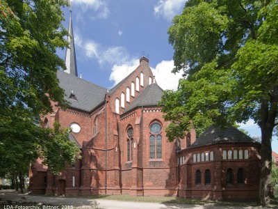 Erlöserkirche und Gemeindehaus