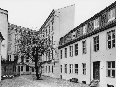 Wohnhaus, Gewerbebau  Auguststraße 69