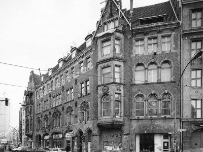 Wohn- und Geschäftshaus  Münzstraße 21, 23 Neue Schönhauser Straße 21