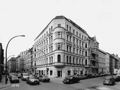 Wohn- und Geschäftshaus  Münzstraße 14, 16 Max-Beer-Straße 