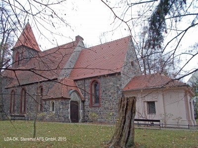 Dorfkirche Britz, Kirchhof