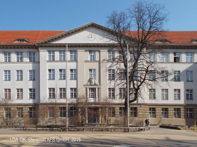 Schule  Donaustraße 120