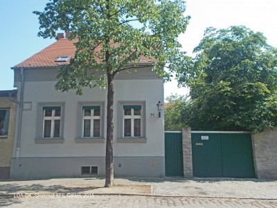 Wohnhaus, Nebengebäude  Richardstraße 90