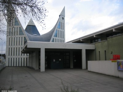Ev. Dreieinigkeitskirche, Gemeindehäuser, Pfarrhaus