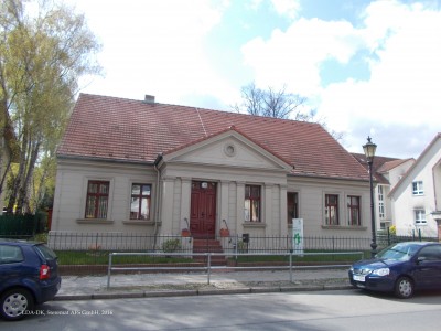 Gemeindehaus, Schule, Pfarrhaus  Alt-Buckow 39