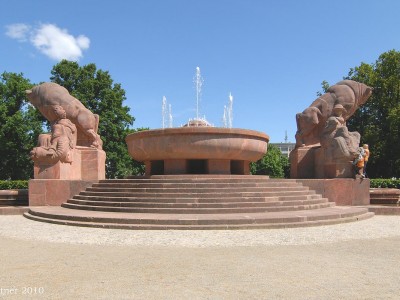 Fruchtbarkeitsbrunnen (