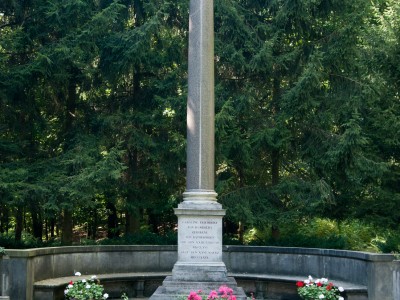 Humboldt-Grab & Statue der Hoffnung
