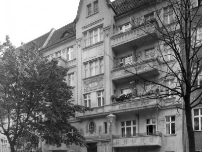 Mietshaus  Letteallee 90