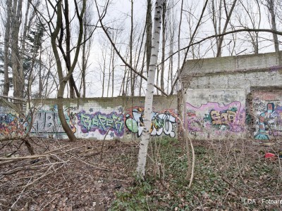 Berliner Mauer, Sperreinrichtungen der 1. Mauergeneration
