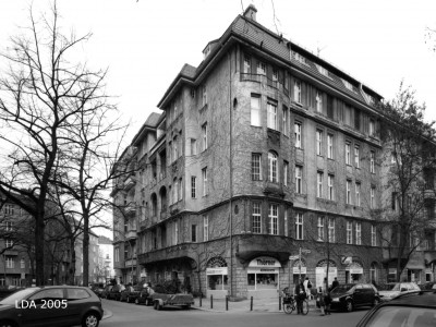 Mietshaus  Apostel-Paulus-Straße 18 Salzburger Straße 9