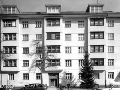 Mietshaus  Kufsteiner Straße 17, 19 Badensche Straße 9