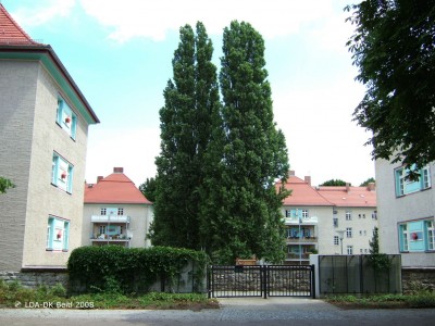 Innen- und Ehrenhof der Wohnanlage Adamstraße 29-31