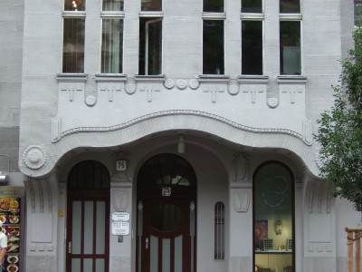 Wohn- und Geschäftshaus  Pichelsdorfer Straße 75