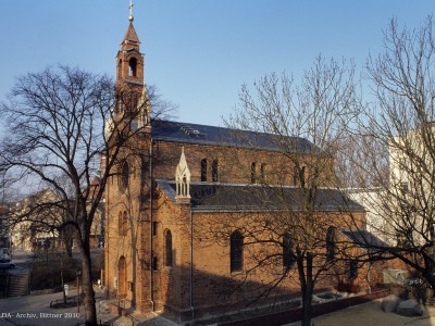 Kath. St. Marienkirche mit Pfarr- und Wohnhaus