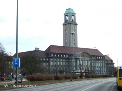 Rathaus Spandau mit Polizeigebäude