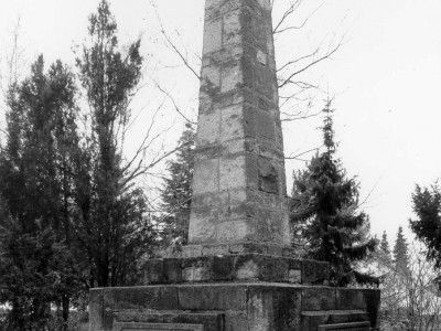 Sowjetisches Ehrenmal auf dem landeseigenen Gemeindefriedhof Kaulsdorf