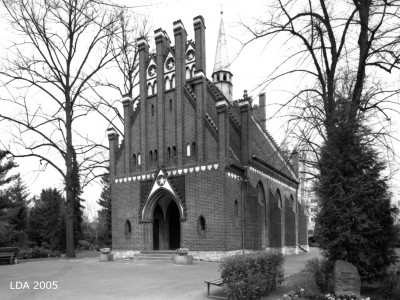 Kapelle und Einfriedung des Kirchhofs Mariendorf II