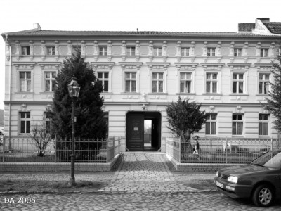 Mietshaus, Vorgarten, Zaun  Alt-Marienfelde 31