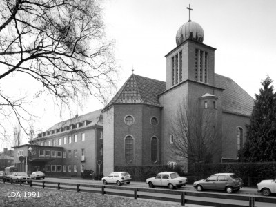 Kath. Salvatorkirche und Christophorus-Kinderkrankenhaus