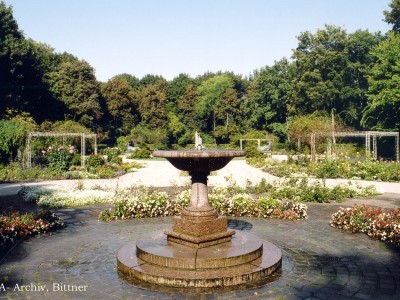 Schalenbrunnen aus Granit