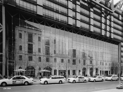 Fragmente der Fassade, des translozierten Kaisersaals und des Frühstückssaals des Grand Hotel Esplanade