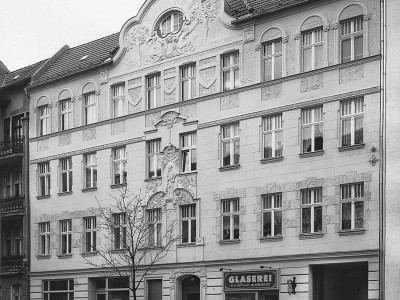 Wohn- und Geschäftshaus  Schnellerstraße 40