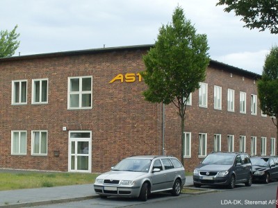 Institutsgebäude (Gebäude 17.11-13)