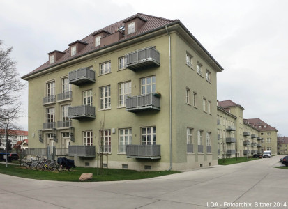 Hörsaalgebäude [ehem. KGB-Zentrale] (2)