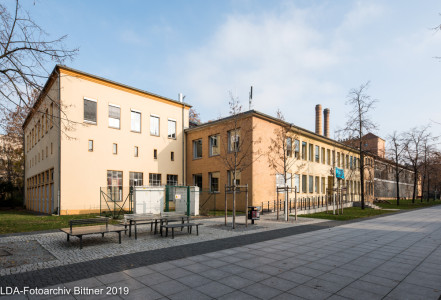 Institut für Thermodynamik und Kältebau