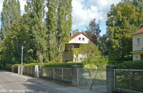 Erich-Weinert-Siedlung mit Gärten und Gedenkmauer für Erich Weinert