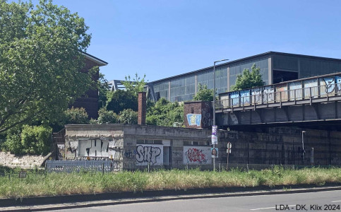 Bahnhofsanlage & Brücke & Mauer  Dominicusstraße 56 Sachsendamm 1 S-Bhf. Schöneberg 