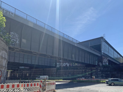 Bahnhofsanlage & Brücke & Mauer  Dominicusstraße 56 Sachsendamm 1 S-Bhf. Schöneberg 