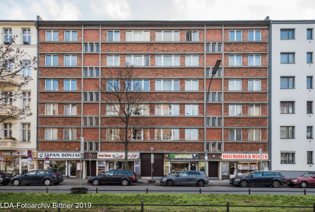 Mietshaus, Läden  Kantstraße 124, 124A, 124B
