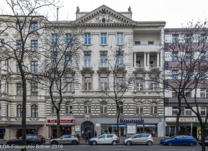Mietshaus, Läden  Kantstraße 153