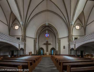 Trinitatiskirche mit Kirchplatz