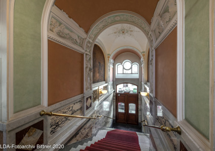 Vestibül und Treppenhaus eines Mietshauses